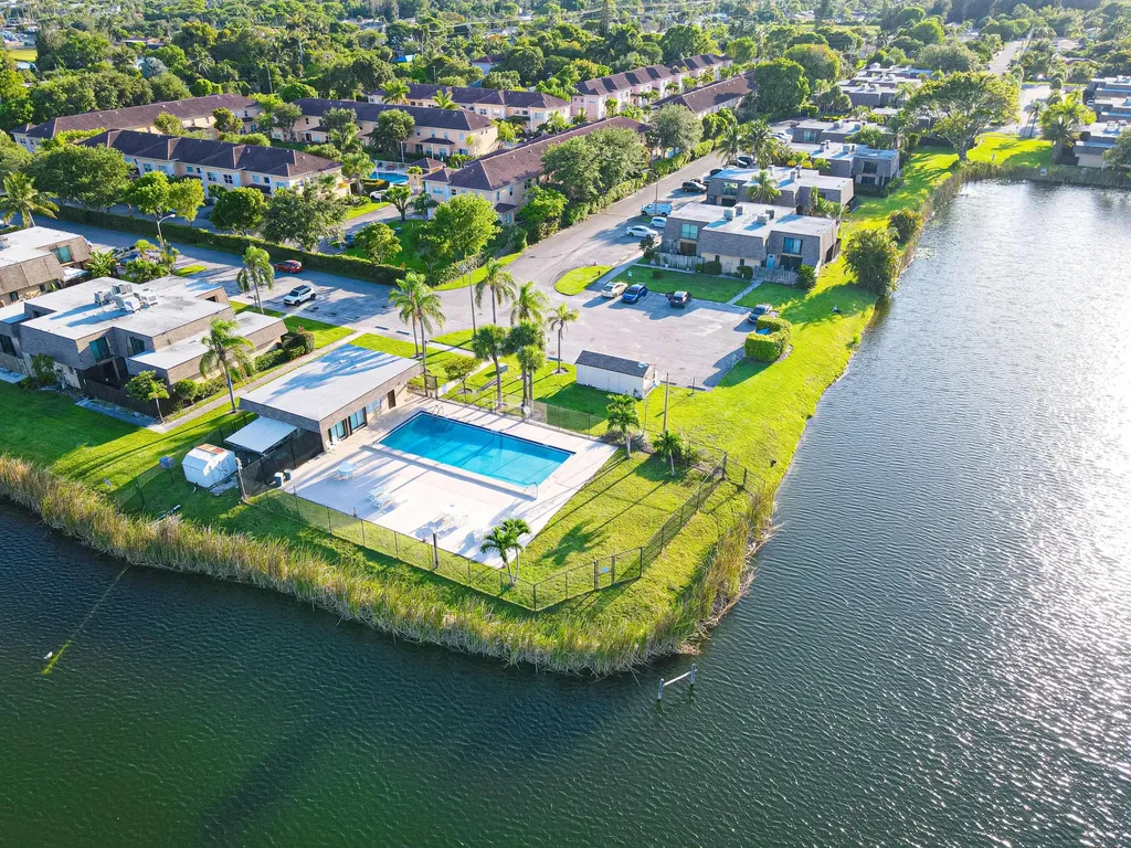 4702 Waterview Circle Palm Springs FL 33461