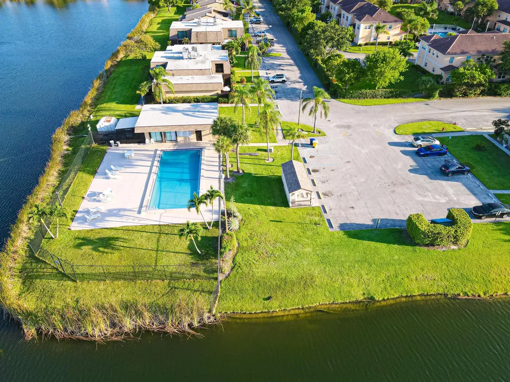 4702 Waterview Circle Palm Springs FL 33461
