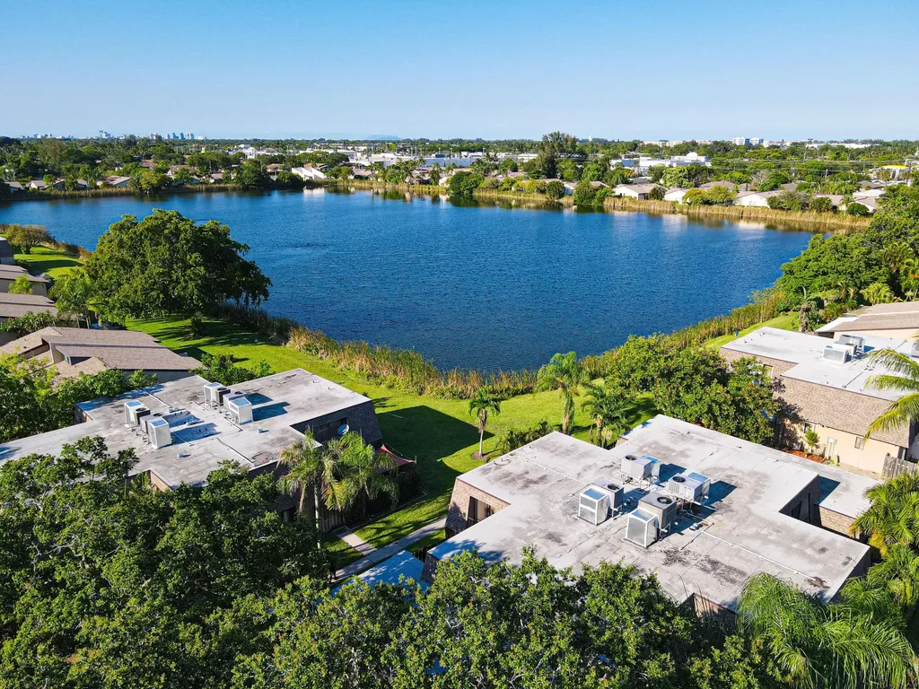 4702 Waterview Circle Palm Springs FL 33461