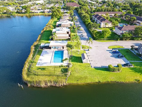 4702 Waterview Circle Palm Springs FL 33461