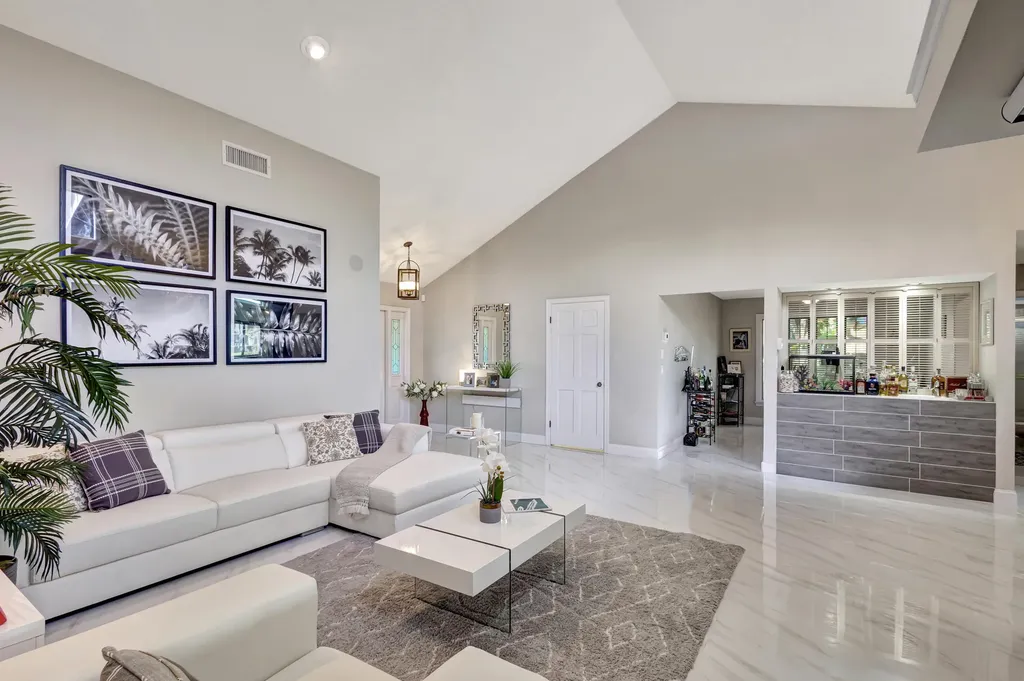 12870 La Rochelle Circle Palm Beach Gardens FL 33410