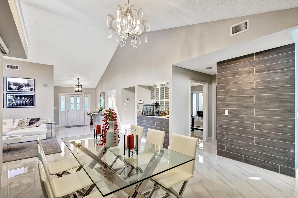 12870 La Rochelle Circle Palm Beach Gardens FL 33410