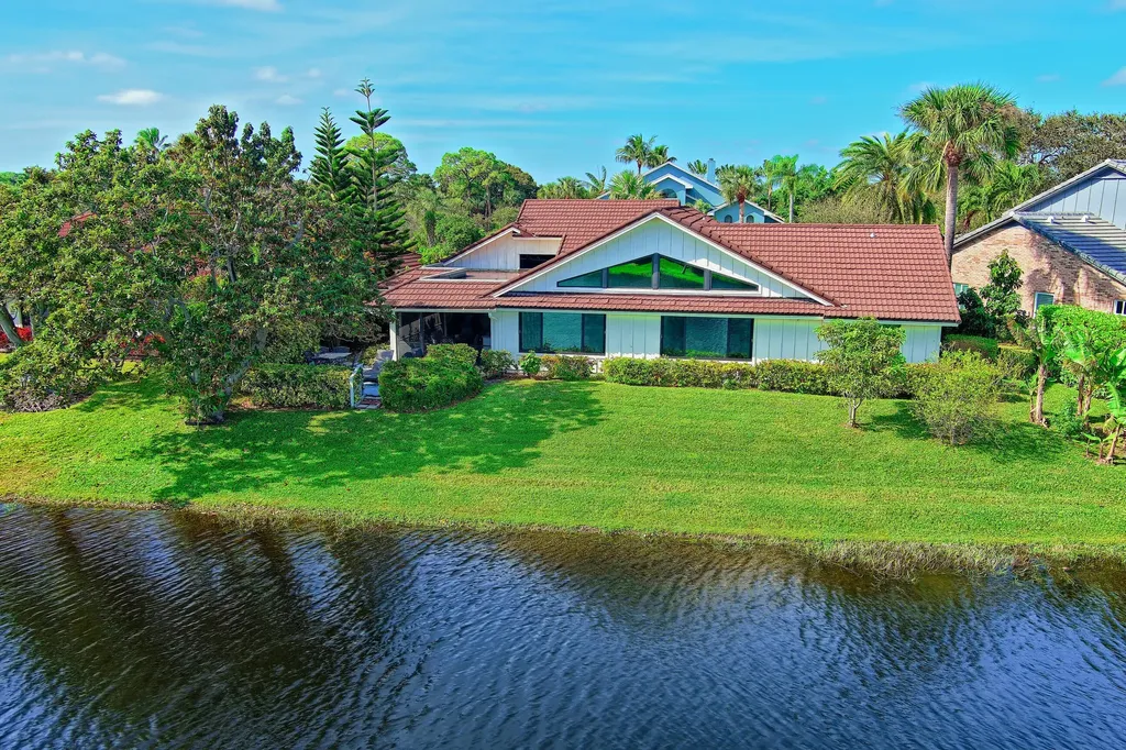 12870 La Rochelle Circle Palm Beach Gardens FL 33410