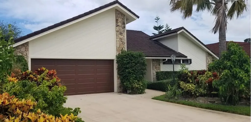 12870 La Rochelle Circle Palm Beach Gardens FL 33410
