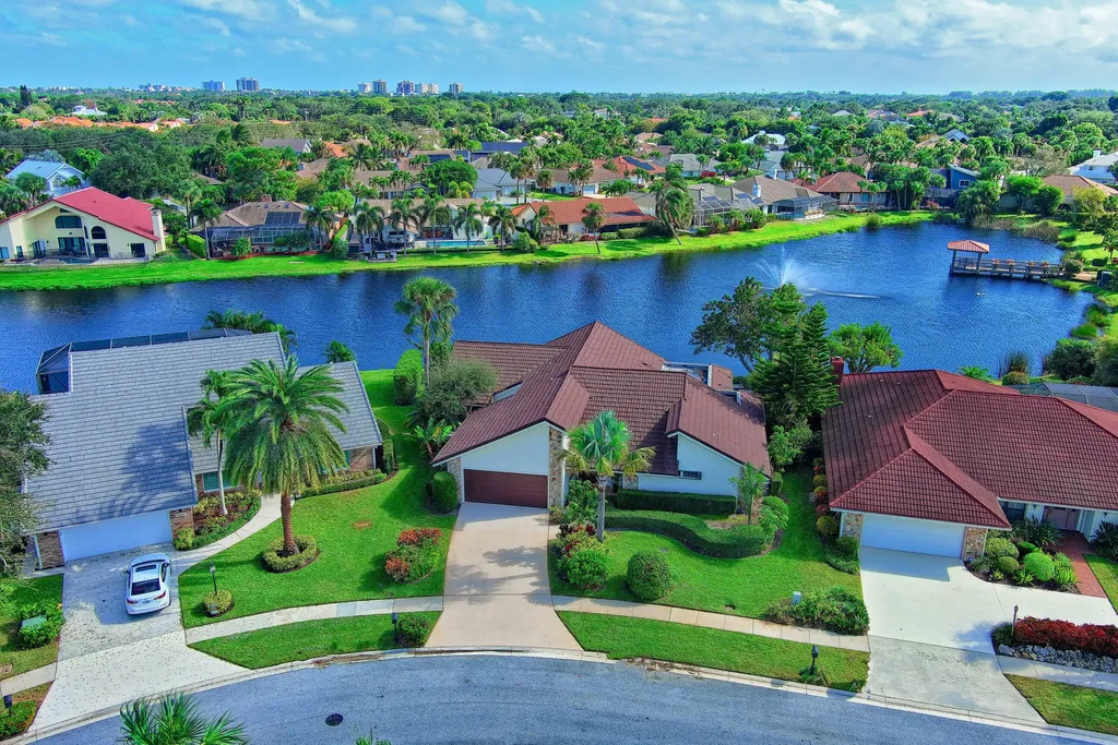12870 La Rochelle Circle Palm Beach Gardens FL 33410