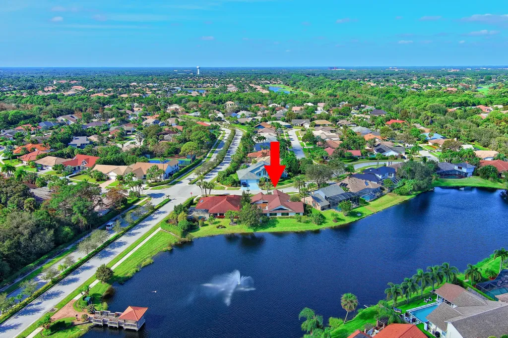 12870 La Rochelle Circle Palm Beach Gardens FL 33410