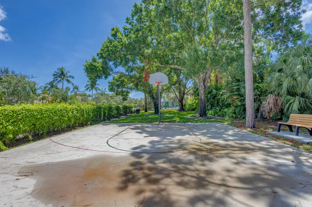 12870 La Rochelle Circle Palm Beach Gardens FL 33410