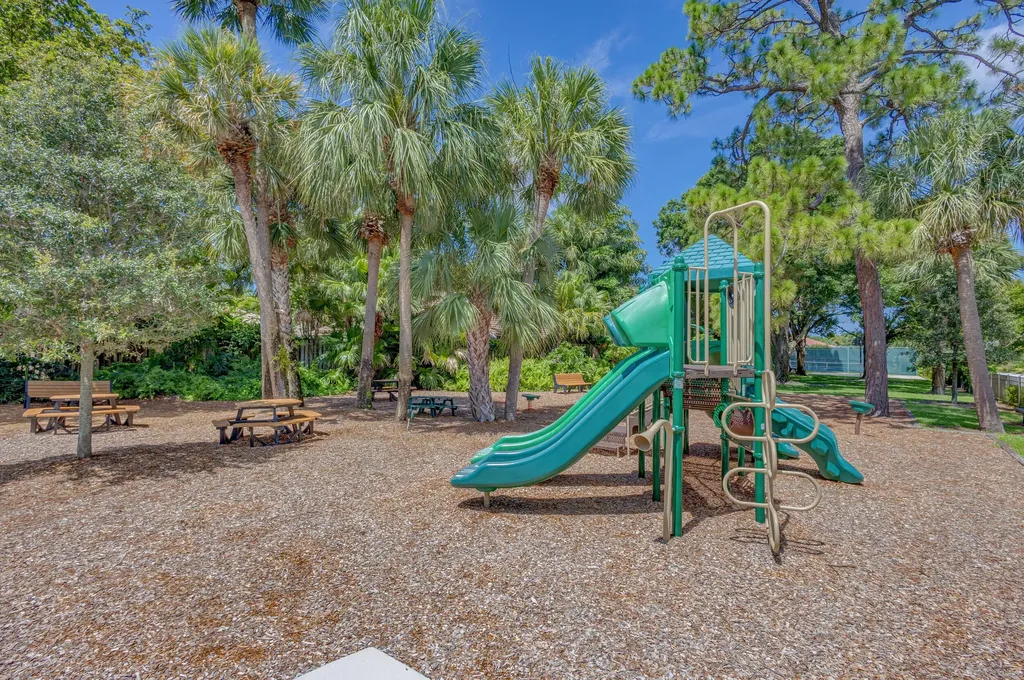 12870 La Rochelle Circle Palm Beach Gardens FL 33410