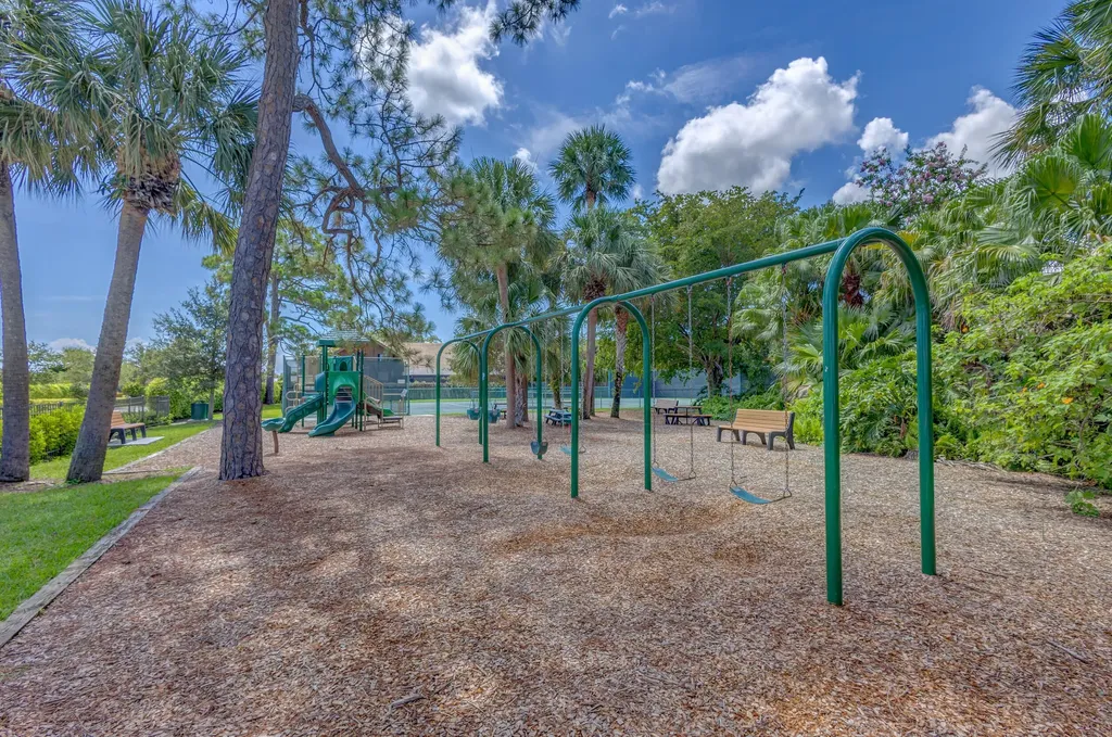 12870 La Rochelle Circle Palm Beach Gardens FL 33410