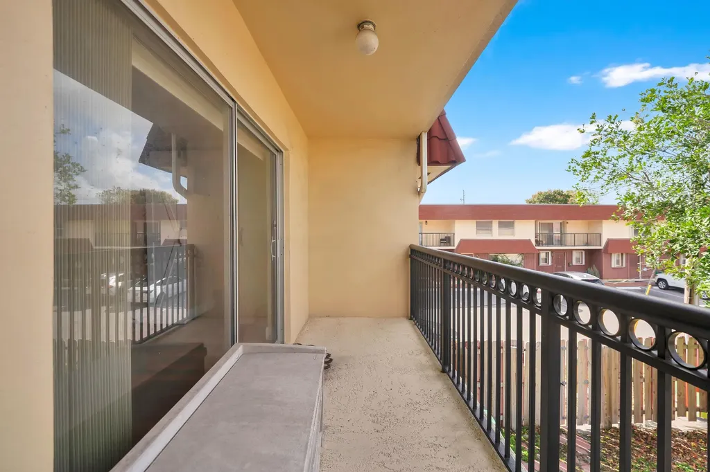 6679 SW 41st Court Davie FL 33314