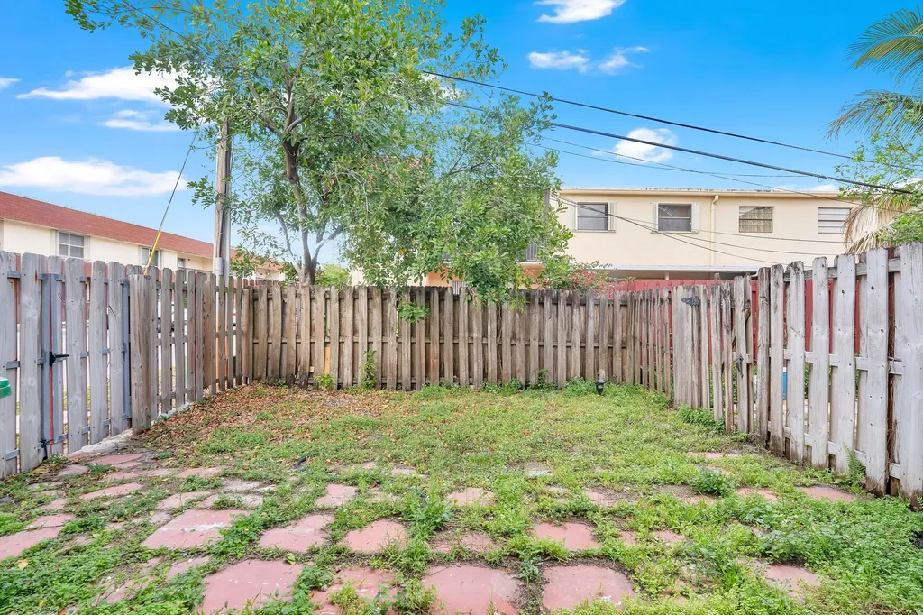 6679 SW 41st Court Davie FL 33314
