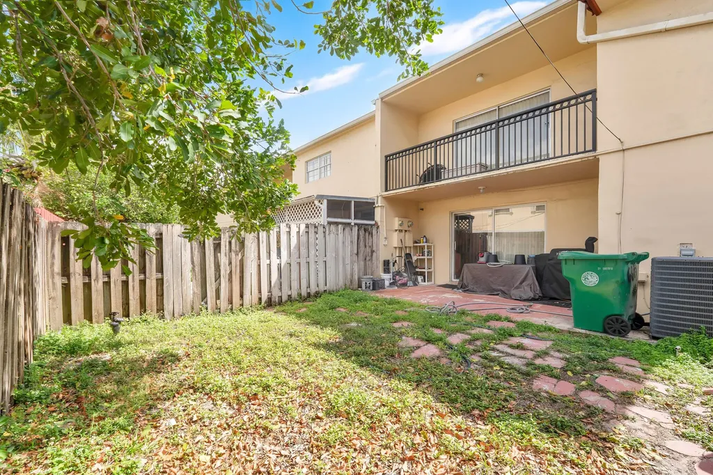 6679 SW 41st Court Davie FL 33314