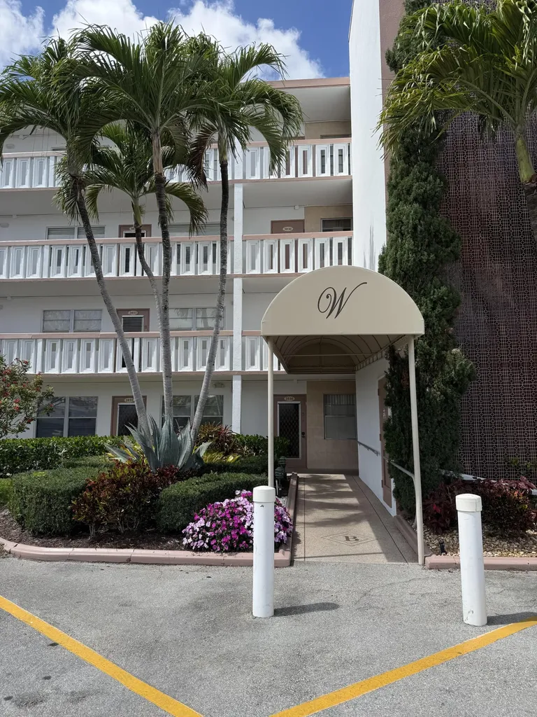 4022 Wolverton B Boca Raton FL 33434