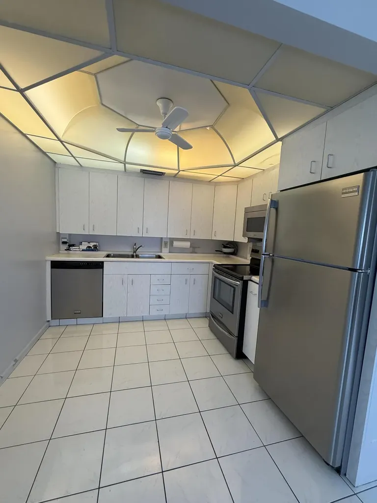 4022 Wolverton B Boca Raton FL 33434