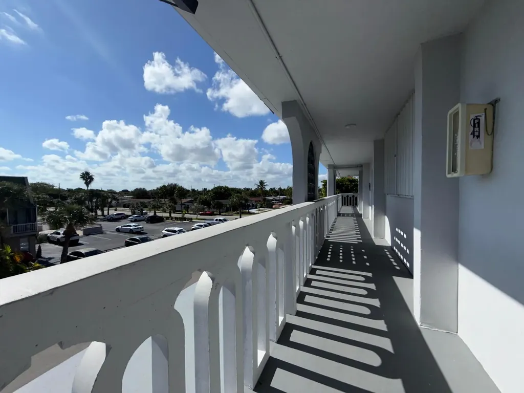 1040 SE 4th Avenue Deerfield Beach FL 33441