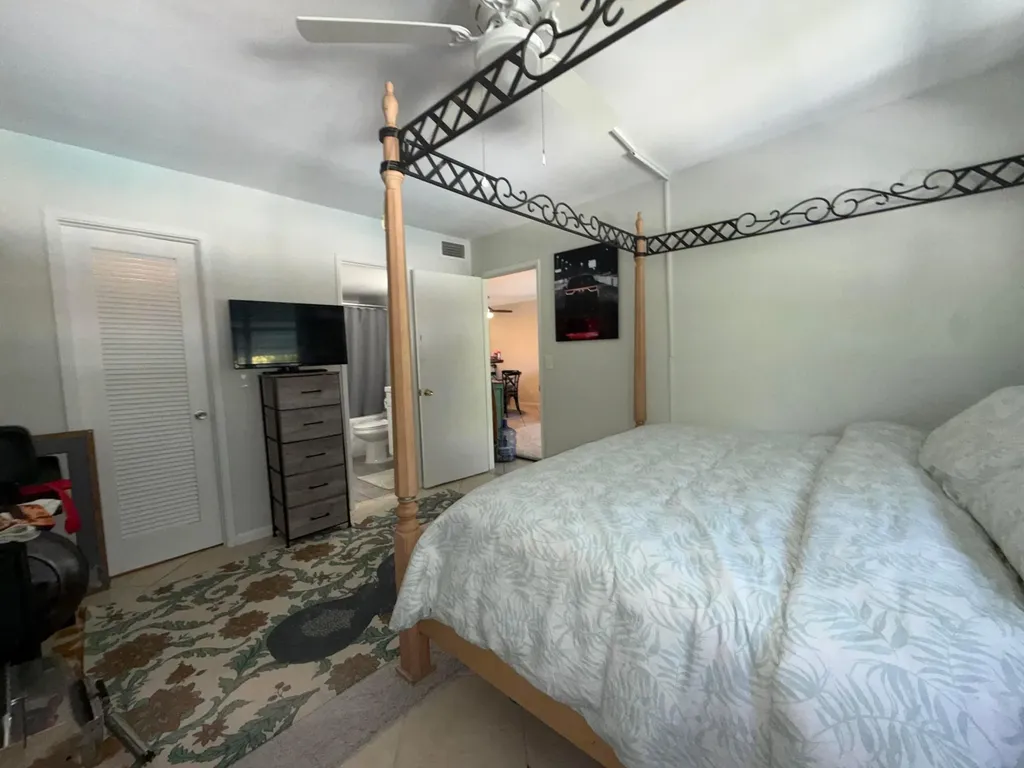 1040 SE 4th Avenue Deerfield Beach FL 33441