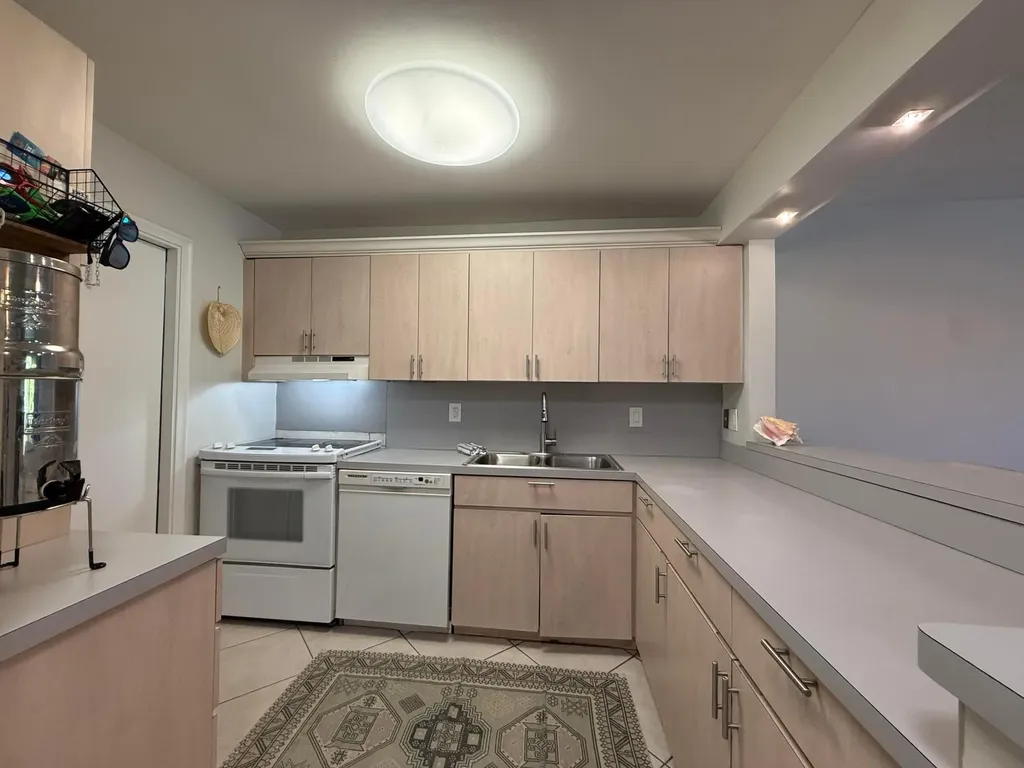 1040 SE 4th Avenue Deerfield Beach FL 33441