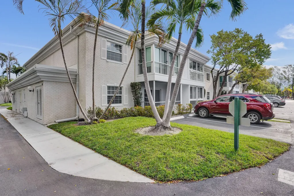 6289 Bay Club Drive Fort Lauderdale FL 33308