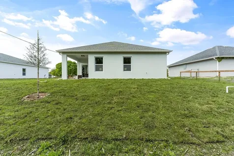 8646 100th Avenue Vero Beach FL 32967