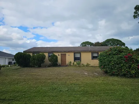 2617 SE Brevard Avenue Port St Lucie FL 34952