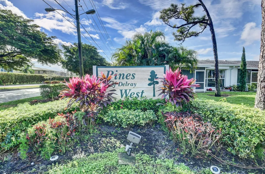 2840 SW 13th Street Delray Beach FL 33445