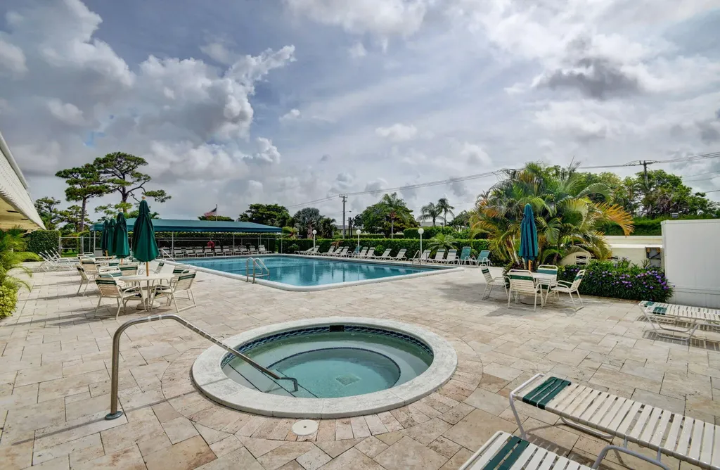 2840 SW 13th Street Delray Beach FL 33445