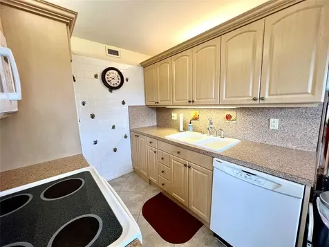 4159 Cambridge G Deerfield Beach FL 33442