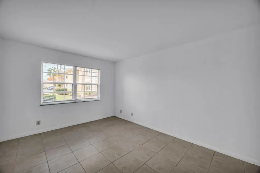 1552 SE Royal Green Circle Port St Lucie FL 34952