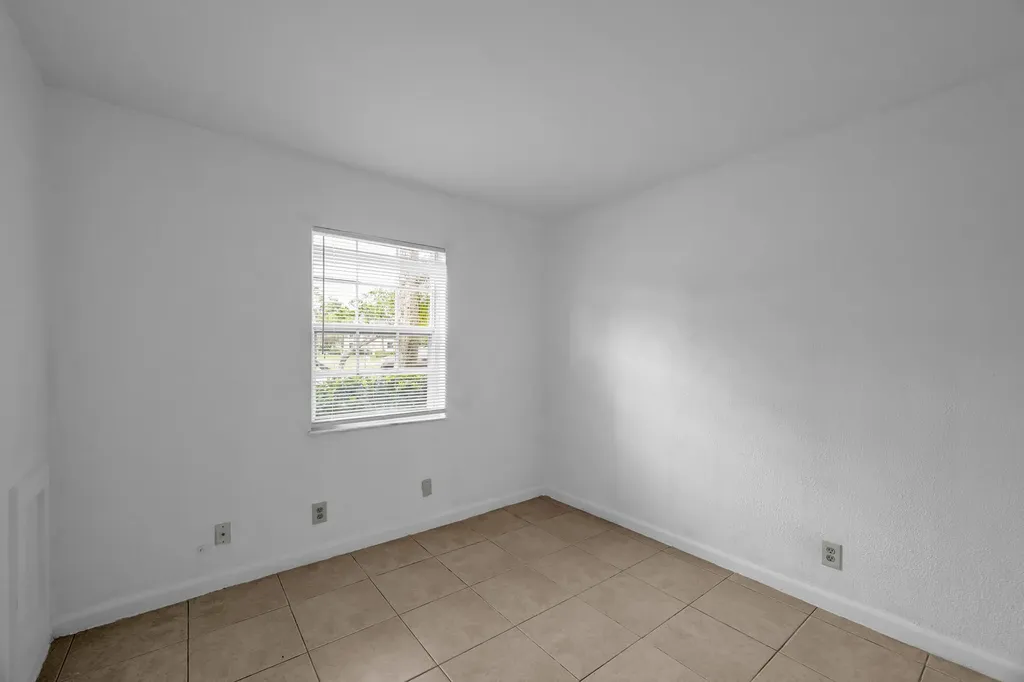 1552 SE Royal Green Circle Port St Lucie FL 34952