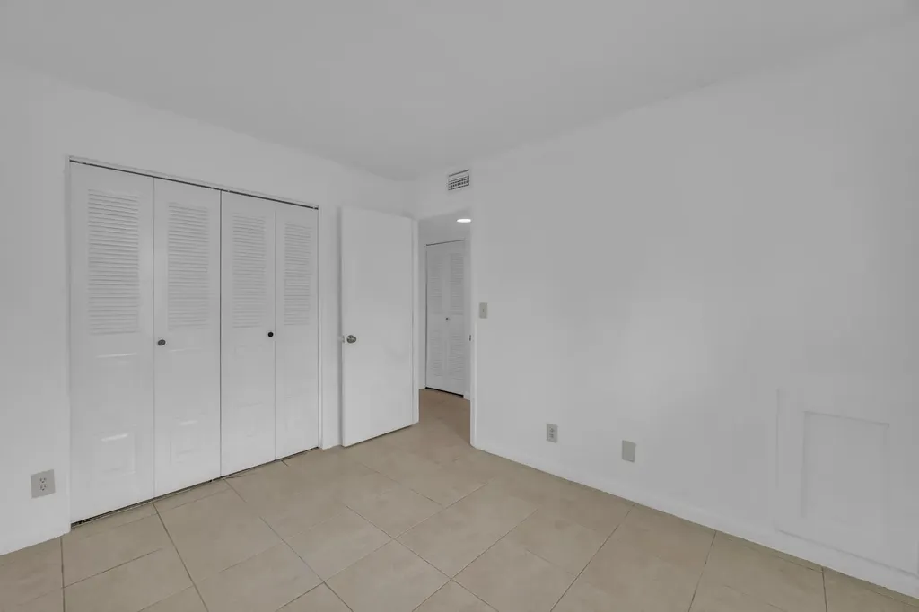 1552 SE Royal Green Circle Port St Lucie FL 34952