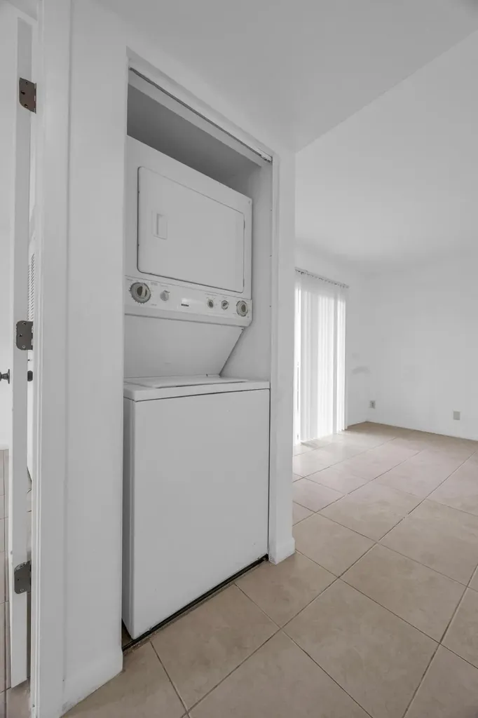 1552 SE Royal Green Circle Port St Lucie FL 34952