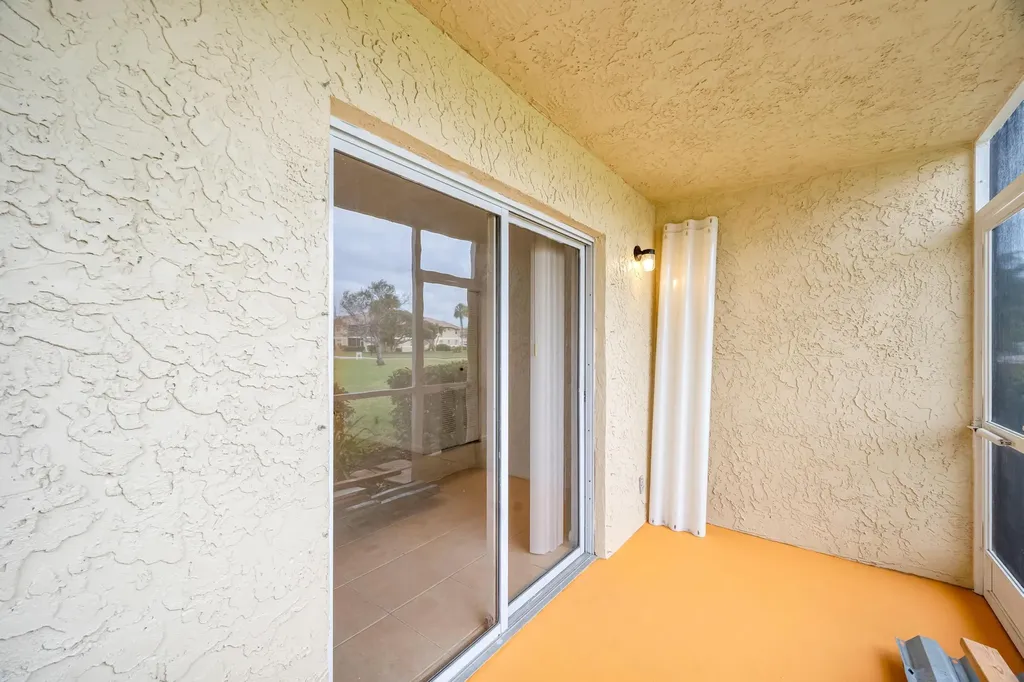 1552 SE Royal Green Circle Port St Lucie FL 34952