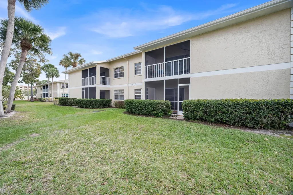 1552 SE Royal Green Circle Port St Lucie FL 34952