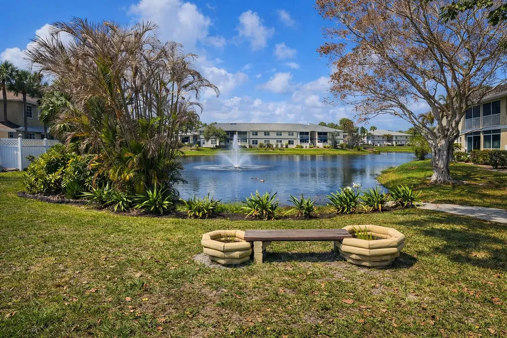 1552 SE Royal Green Circle Port St Lucie FL 34952