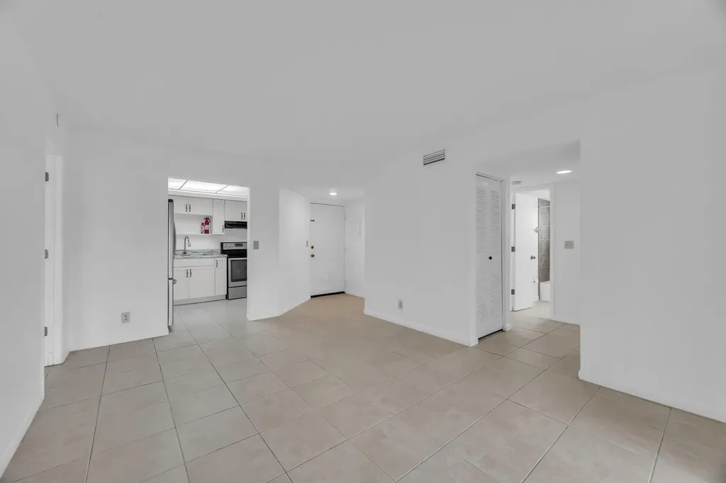 1552 SE Royal Green Circle Port St Lucie FL 34952