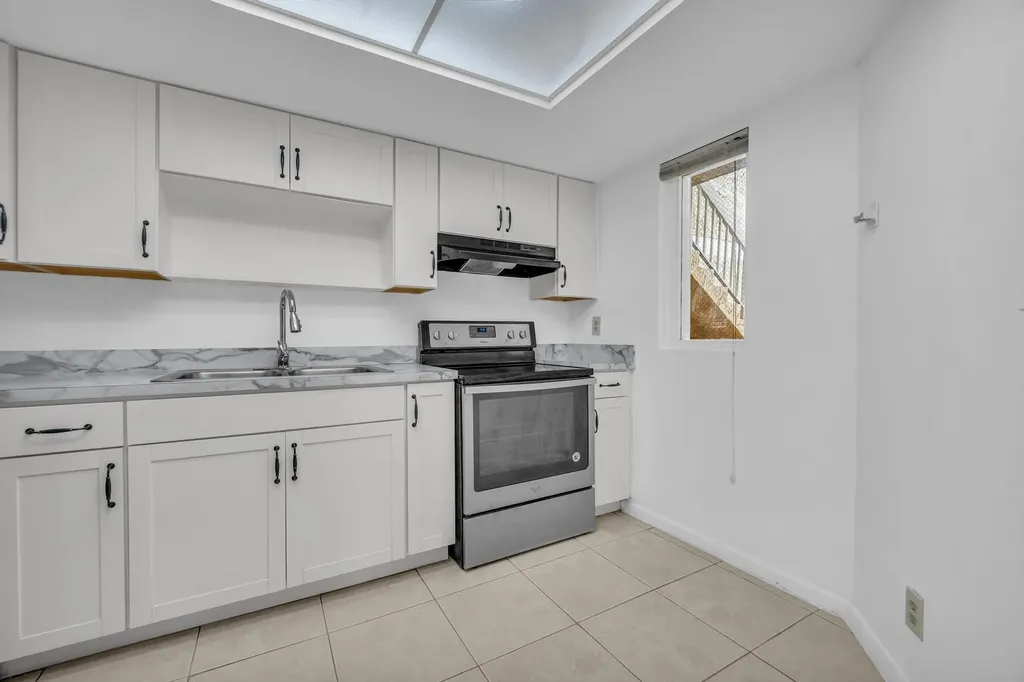 1552 SE Royal Green Circle Port St Lucie FL 34952