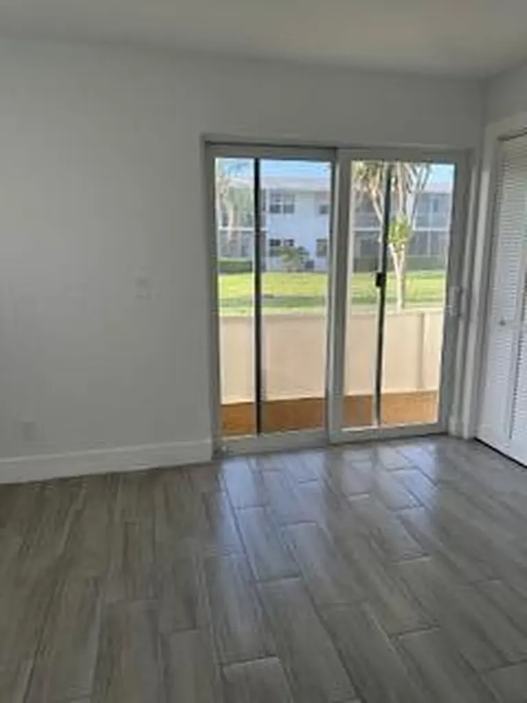 105 E Coventry E West Palm Beach FL 33417