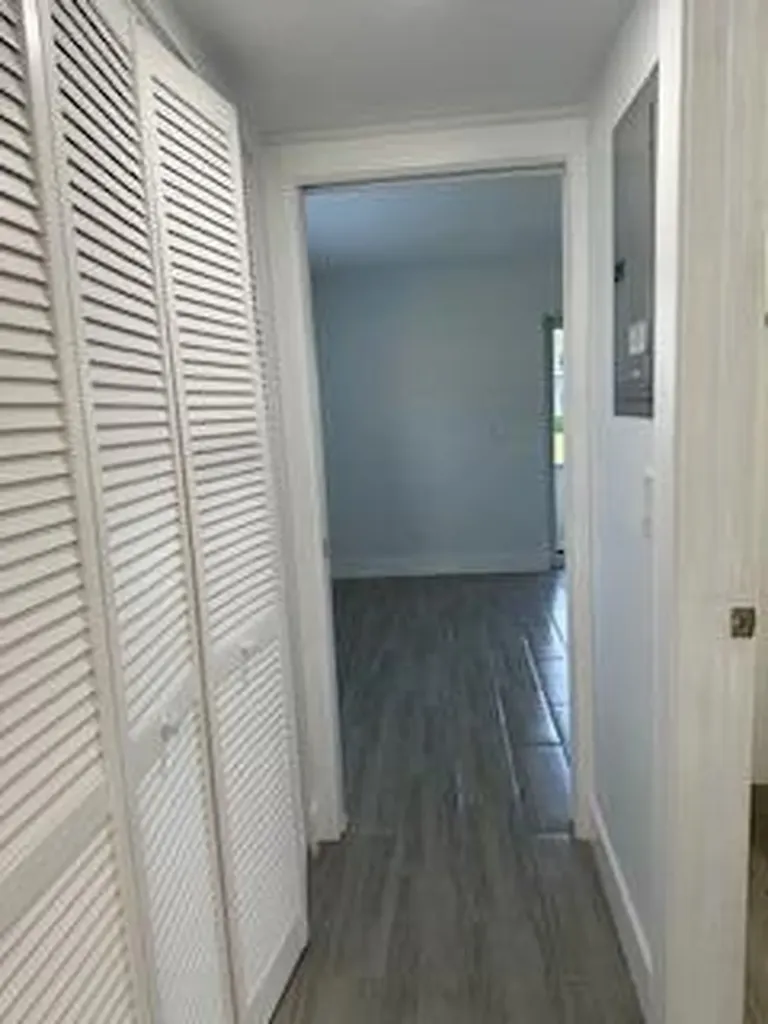 105 E Coventry E West Palm Beach FL 33417