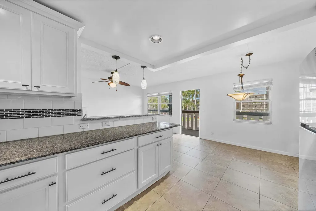 2049 Hythe C Boca Raton FL 33434