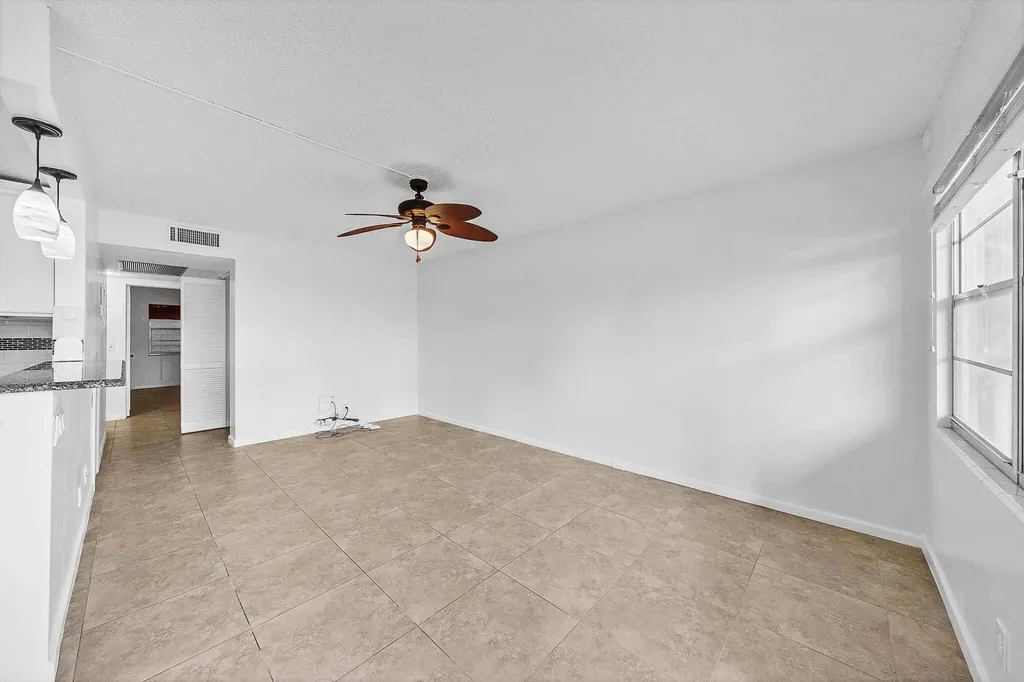 2049 Hythe C Boca Raton FL 33434