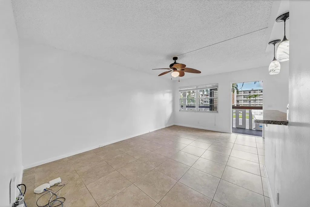 2049 Hythe C Boca Raton FL 33434