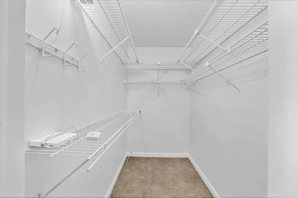 2049 Hythe C Boca Raton FL 33434