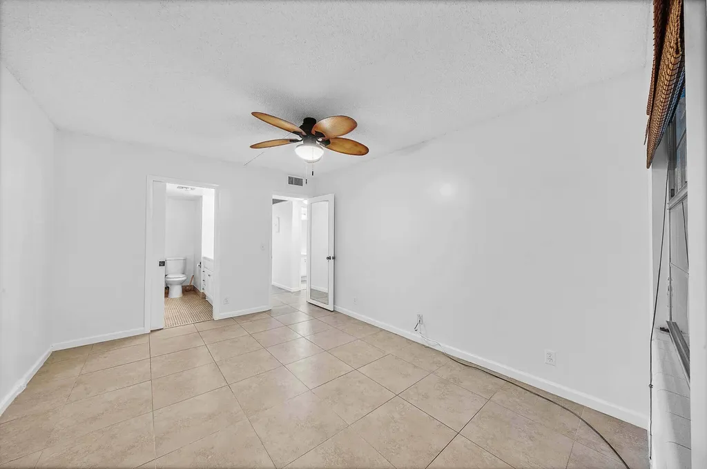 2049 Hythe C Boca Raton FL 33434