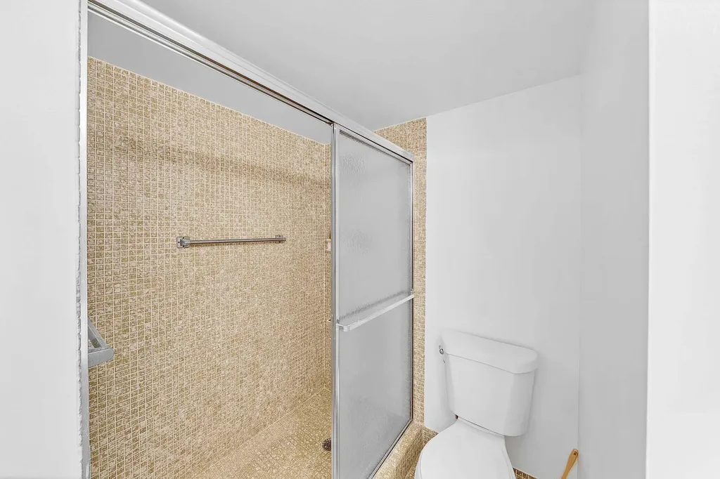 2049 Hythe C Boca Raton FL 33434