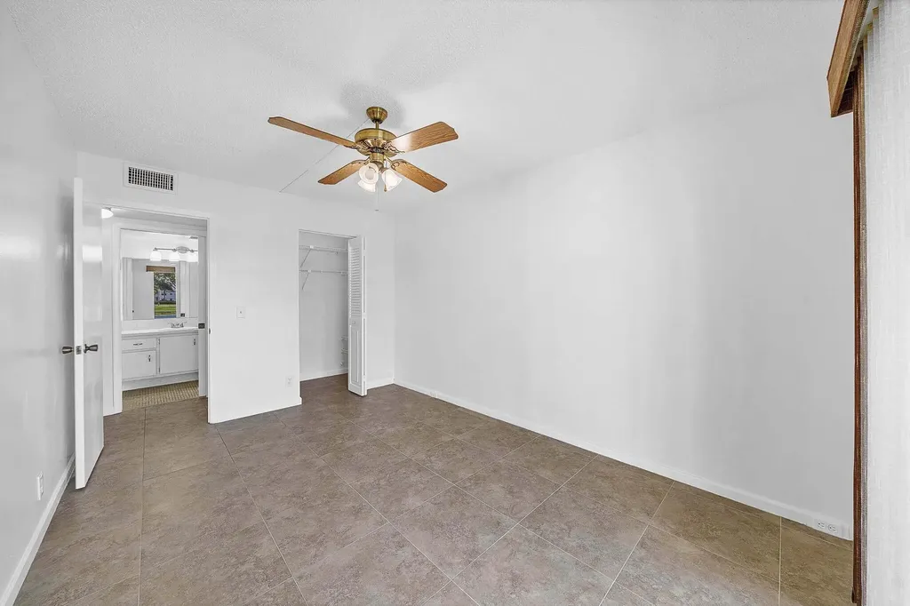 2049 Hythe C Boca Raton FL 33434