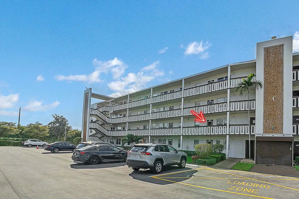 2049 Hythe C Boca Raton FL 33434