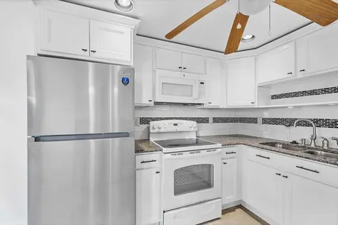 2049 Hythe C Boca Raton FL 33434