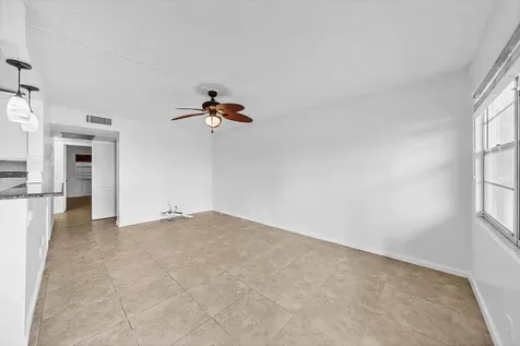 2049 Hythe C Boca Raton FL 33434