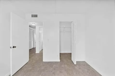 2049 Hythe C Boca Raton FL 33434
