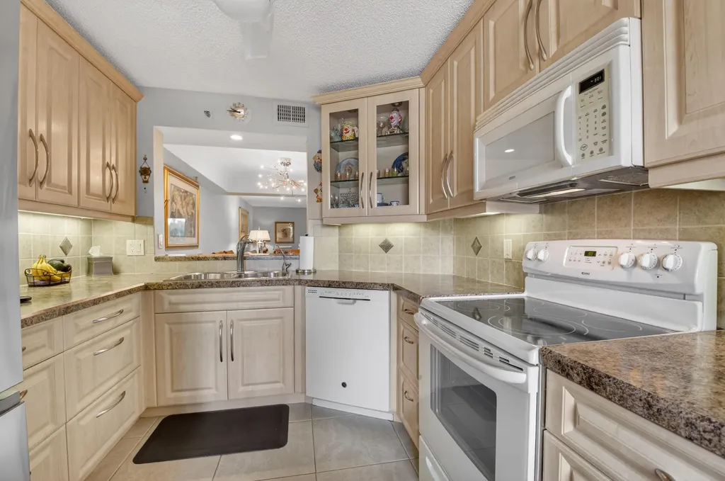 9260 SW 14th Street Boca Raton FL 33428